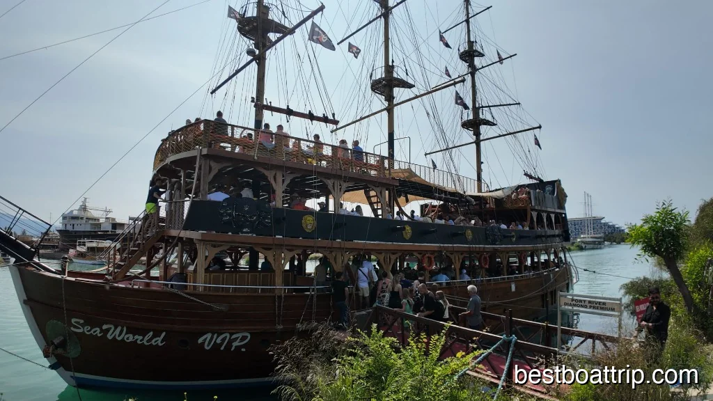 Sea World VIP pirate boat with passengers boarding at Manavgat dock