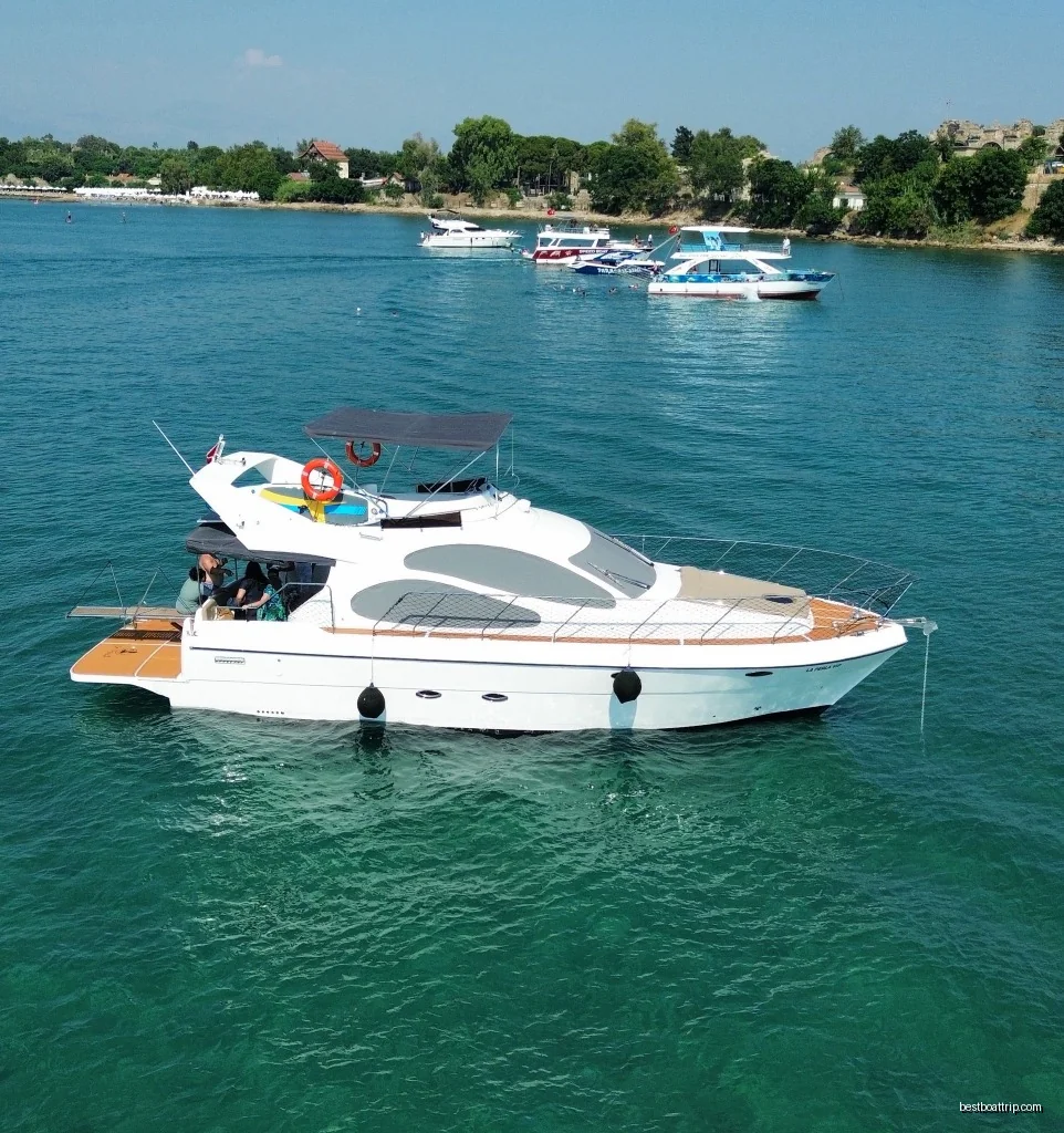 Private Yacht Tour